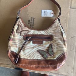 Saint Johns Bay, Purse