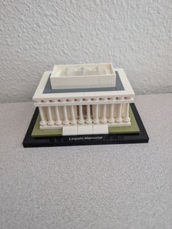 Lego Lincoln Memorial - Retired Set - 21022