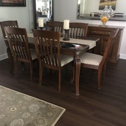 Dining Room Table 