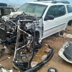 Selling Parts For A 2003 Gmc Envoy Xlt