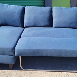Blue Sleeper Sectional (Free Delivery 🚚)