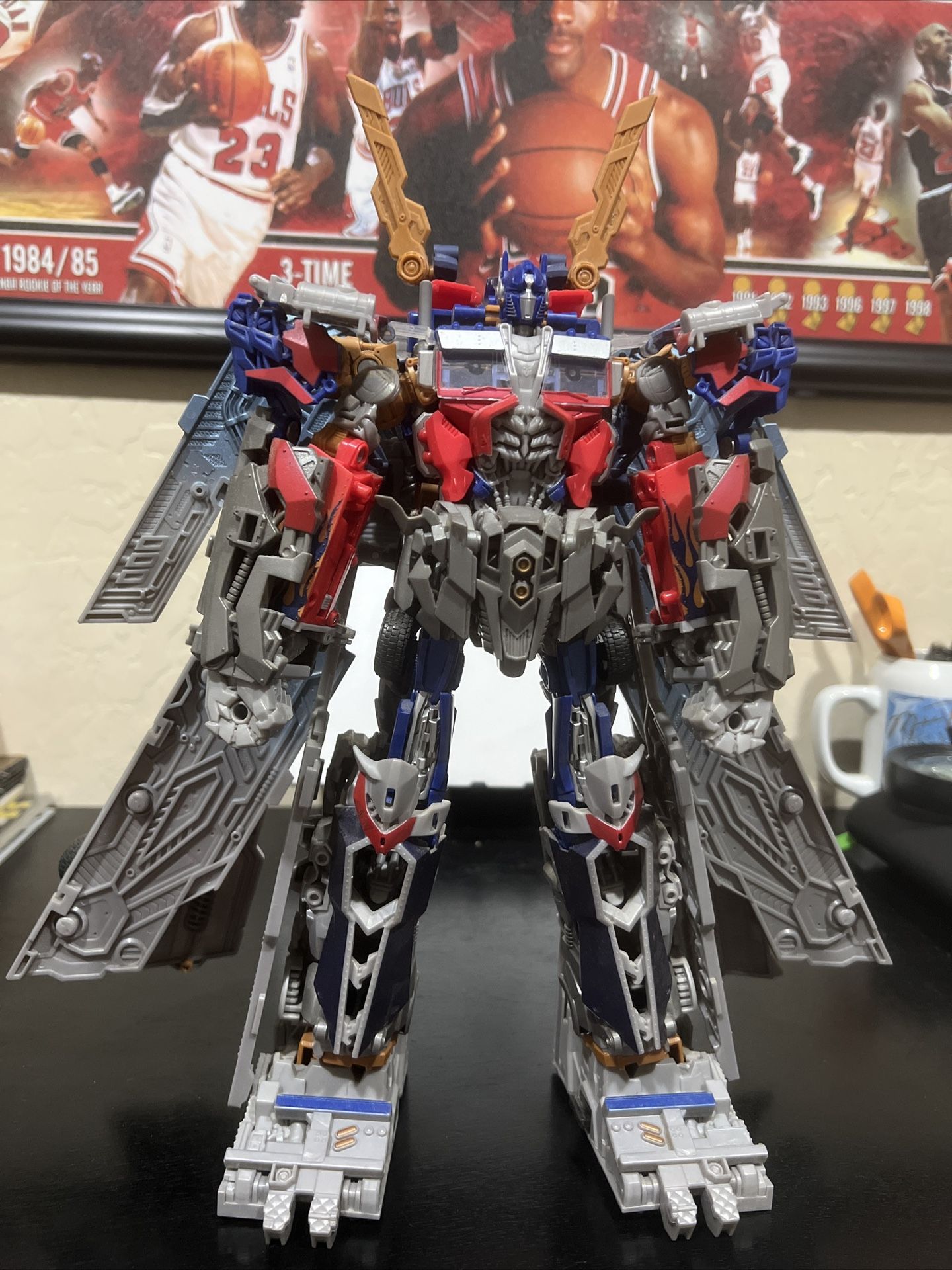 Transformers: Dark Of The Moon Ultimate Optimus Prime 13 Inches Toys