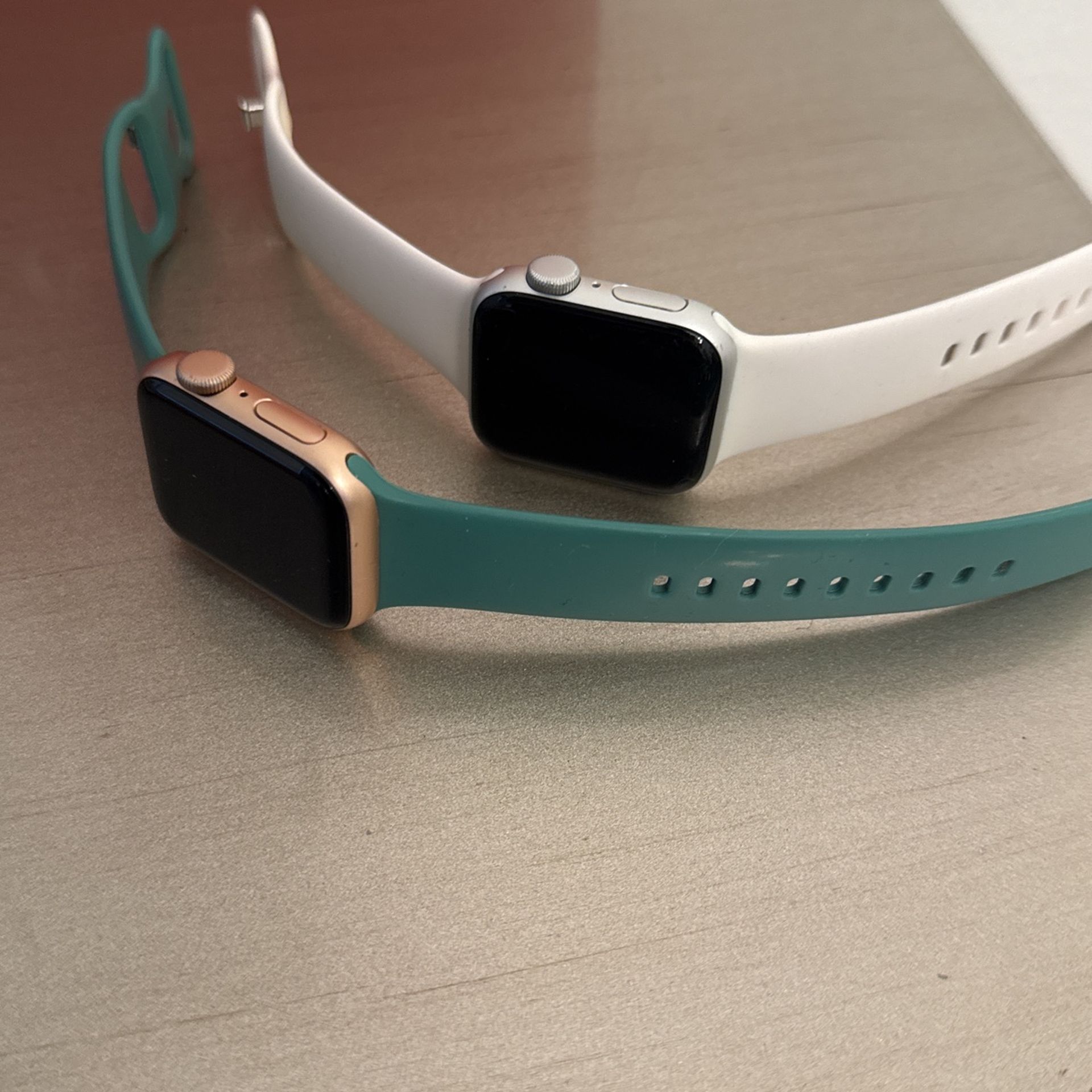 Apple Watch SE A2351 (40 mm)