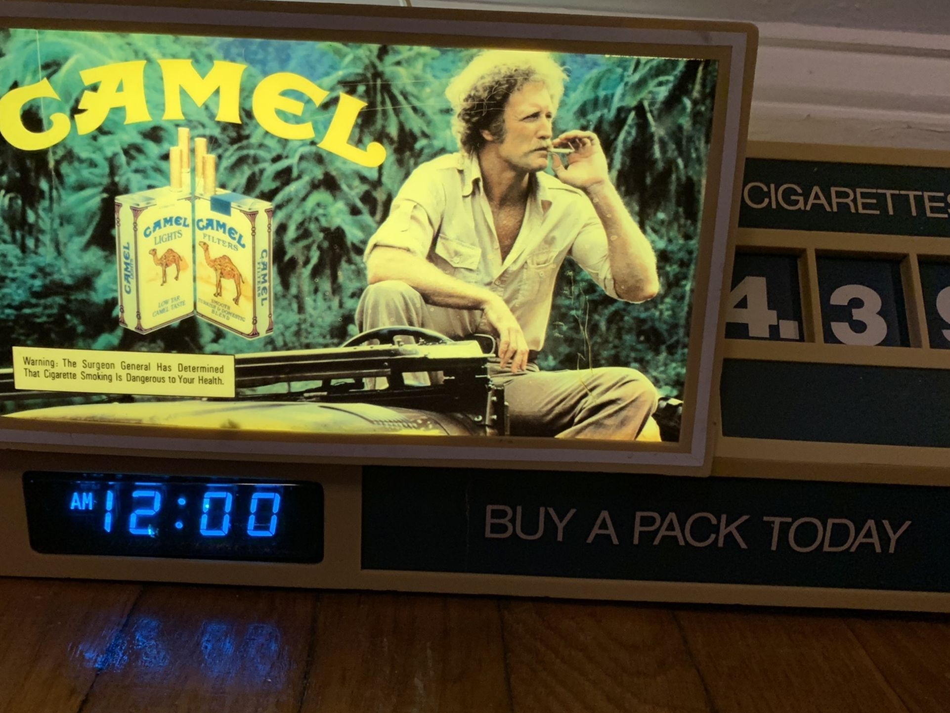 Vintage Camel Cigarettes Clock Lighted Sign 1981 Copyright ‘83/84 Calendar Works