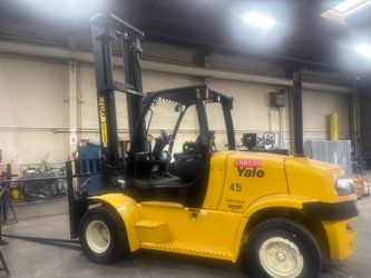 2018 Yale GDP170VX 17,000 lb Turbo Diesel Forklift - ONLY 5,841 Hours! Kubota Engine + 4’ & 8’ Forks