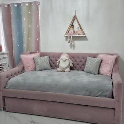 Twin Size Bed With Trundle And 2 Mattresses 