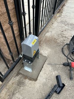 Slide gate motor