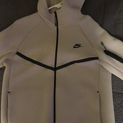 Tan Nike Tech 