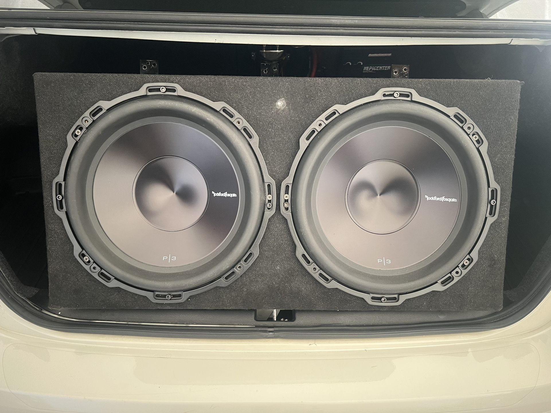 2 Rockford Fosgate P3d4-12’s 4ohms