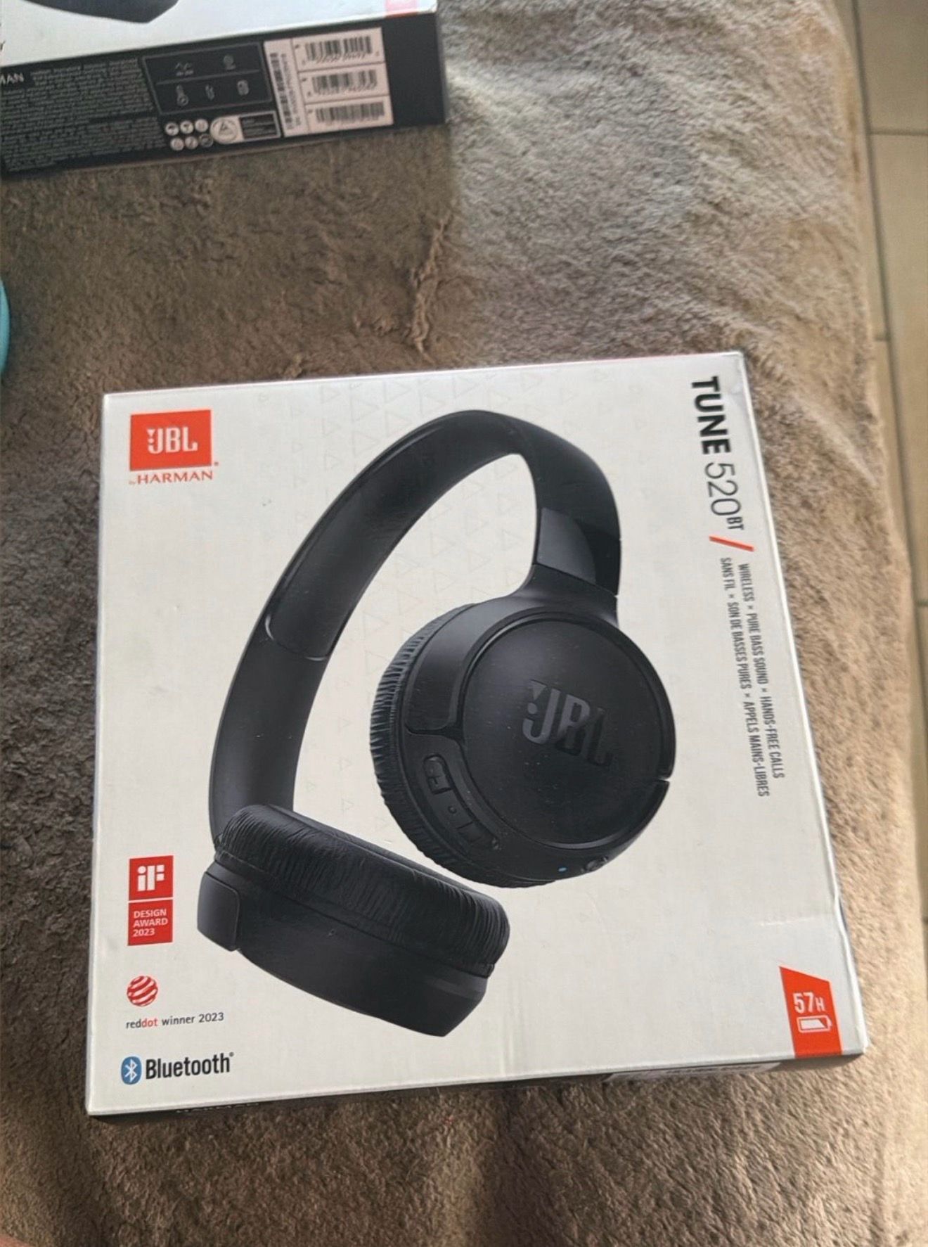 JBL Tune 520BT Wireless Over-Ear Bluetooth Headphones with Microphone - Black™