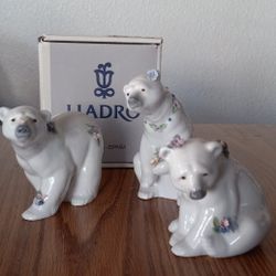 LLADRO Lladro Retired Vintage Figurines Polar Bears With Flowers Three Separate Selling Together In Excellent Condition