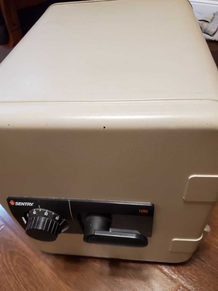 Sentry 1250 combination safe for Sale in Scottsdale, AZ OfferUp