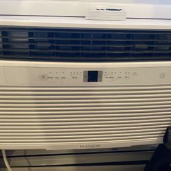 10,000 BTU FRIGIDAIRE WALL AIR CONDITIONERS