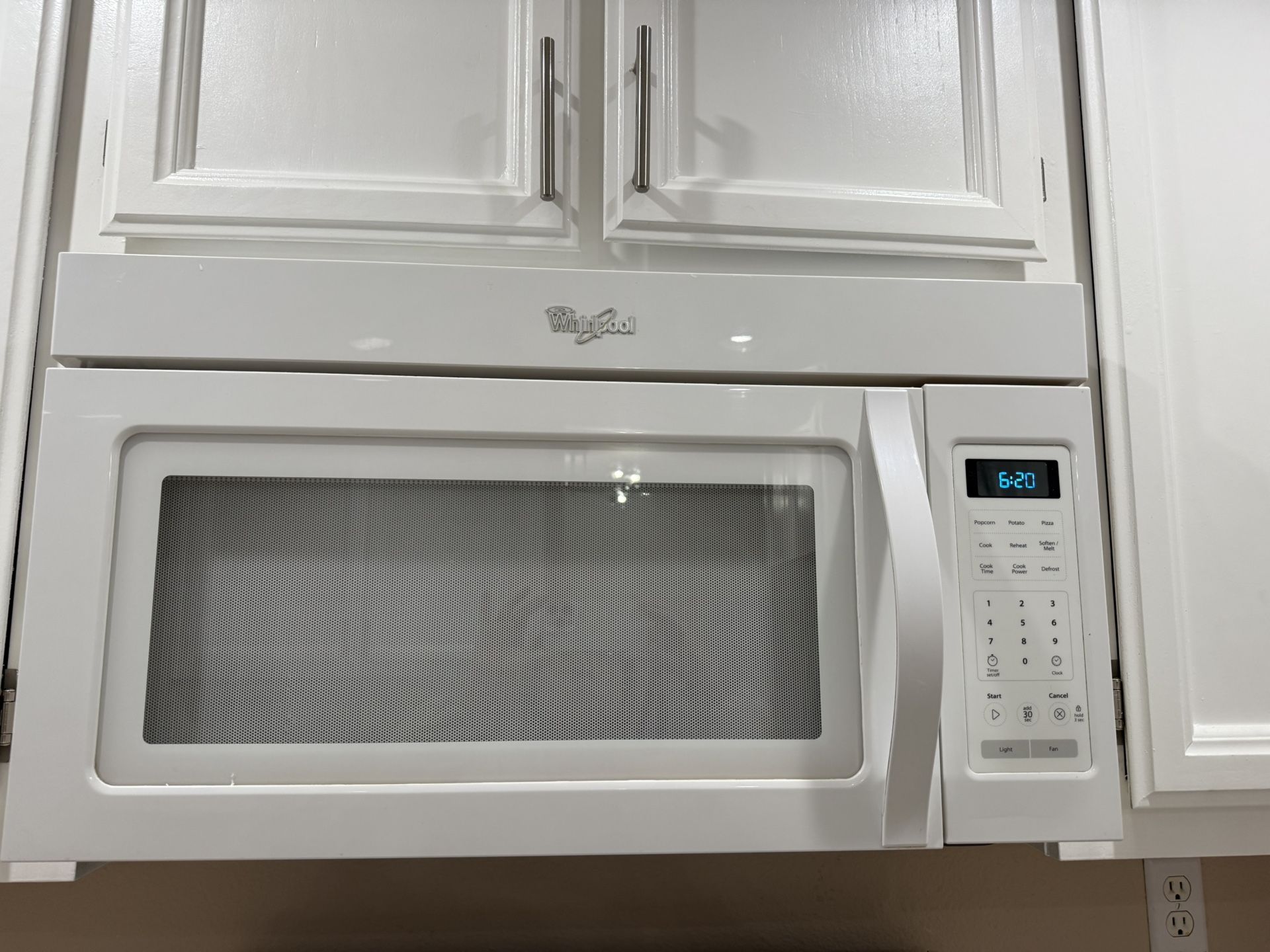 Like New Whirlpool Over The range microwave 