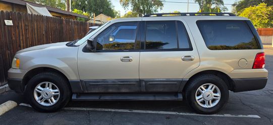 2005 Ford Expedition XLT sport suv 4D