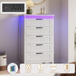 5 Drawer Dresser for Bedroom with Charging Station and LED Lights, Farmhouse 44.9" Tall Chest of Dresser with Large Storage for Living Room, Hallway &