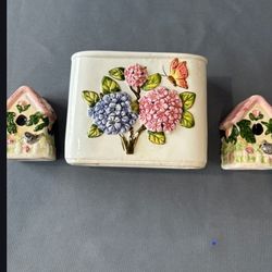 Napkin And Salt And Pepper Shaker 