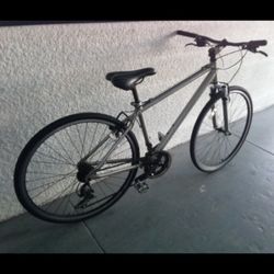 Road Bike for SALE 