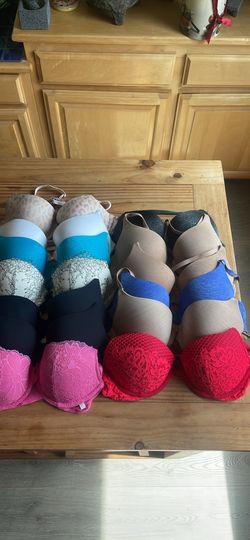 Victoria’s Secret bras 34C