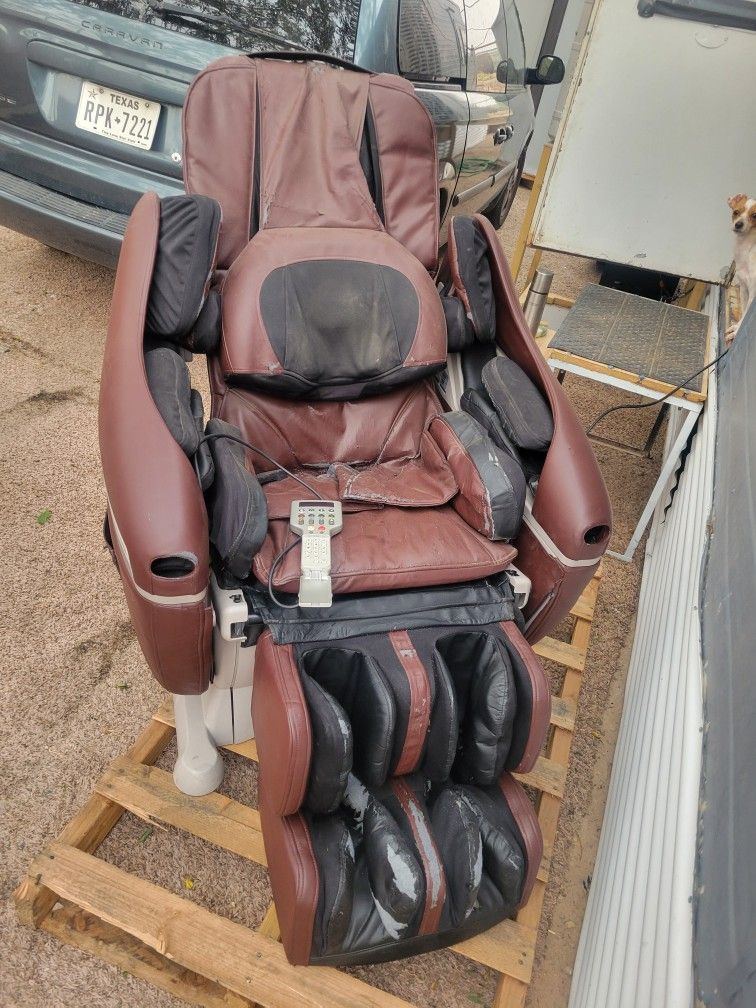 Inada Sogno Dreamwave Hcp10001a(ch) Massage Chair for Sale in El Paso