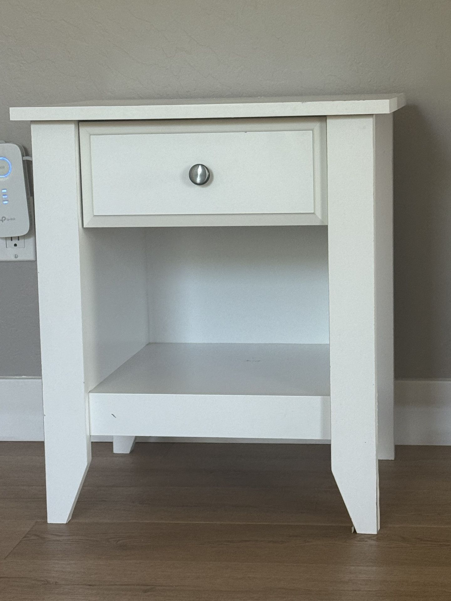 White nightstand/end Table