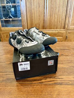 Santic Cycling Shoes w/ BOA Dials – Size 6.5 (EU 40) Brand New