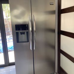 Frigidaire Gallery Side-By-Side Refrigerator
