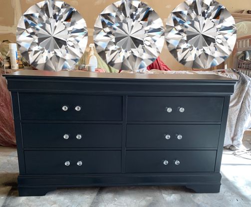 Black lowboy dresser with 6 drawers and crystal knobs I can change the knobs to silver your choice ❤