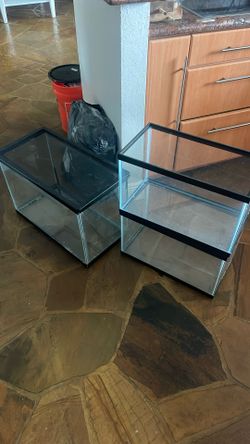 20 gallon fish tank  10 dollars  