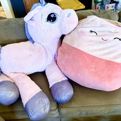 Giant Pony & Tea/ Coffee Cup & Stuffed Animals