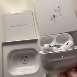 airpods pro 2nd generation with magsafe charging case (USB-C)