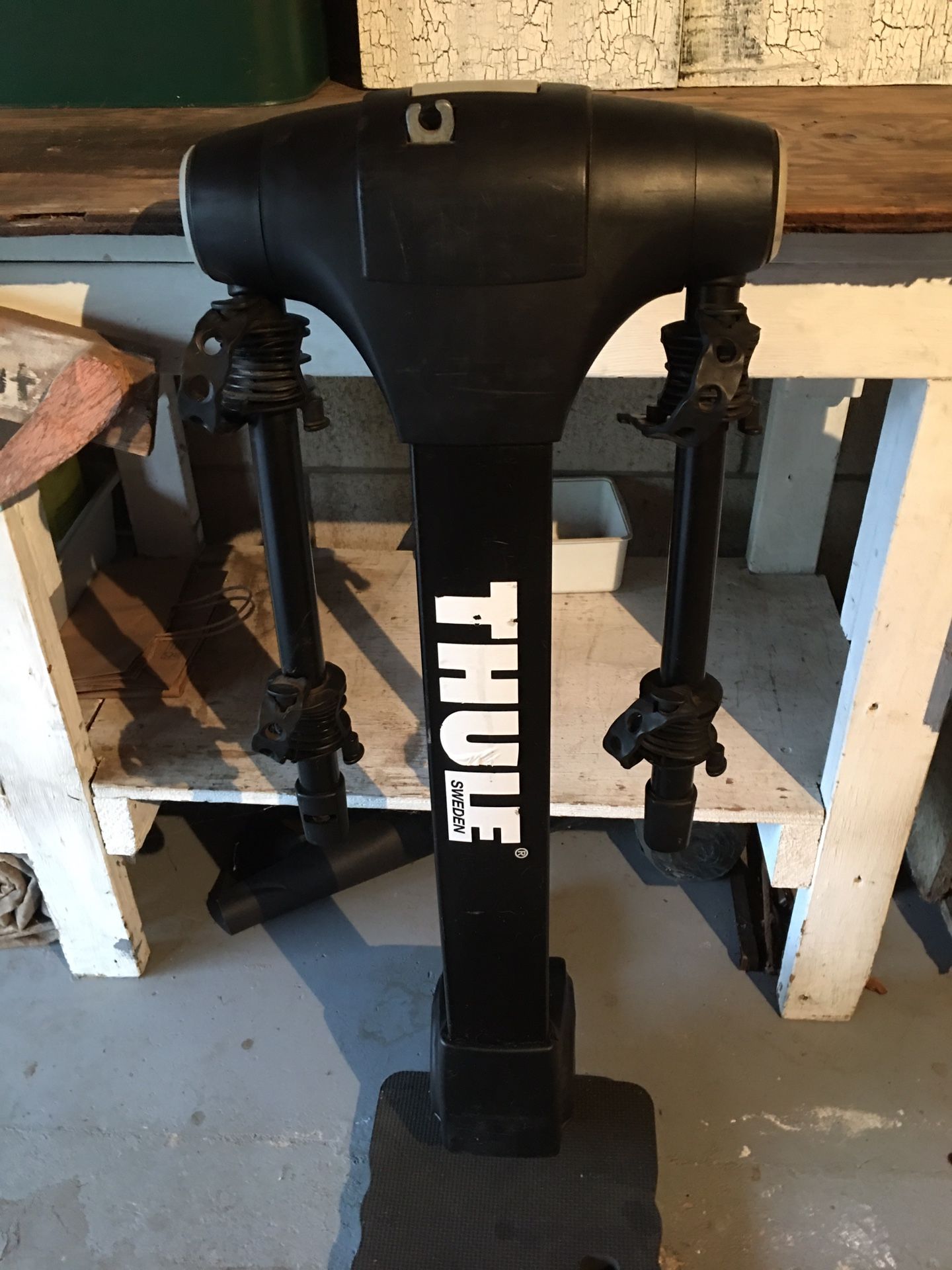 Thule Apex XT 2-bike hitch bike rack black