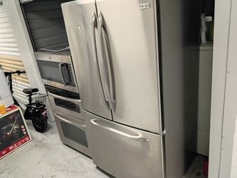 G.E Stainless Steel Appliance Set
