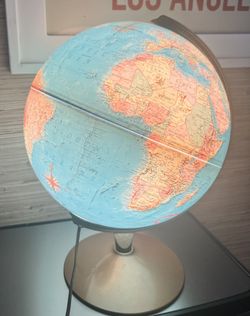 Vintage Replogle Light Up World Globe