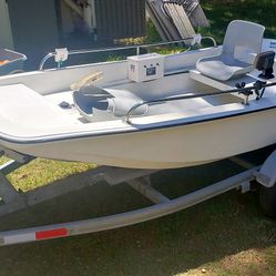 Boston Whaler Style Boat 