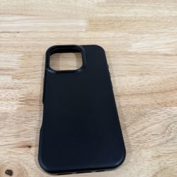 2 Bullstrap Black Leather iPhone 16 Case