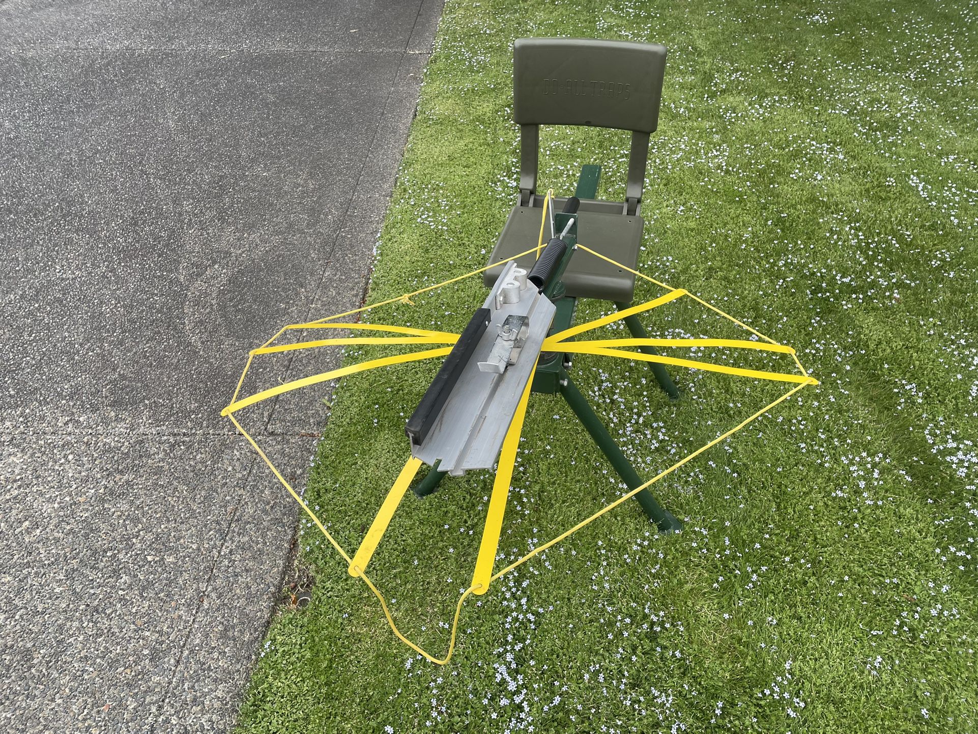 Clay Pigeon Thrower