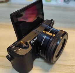 Sony a1500 Camera w 16-50mm lens- great condition barely used
