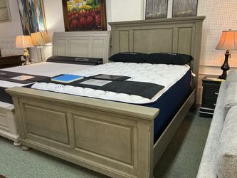 Queen Bed Frame $699.99