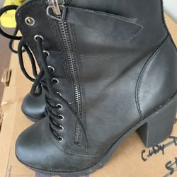 Women’s Boots Size 10