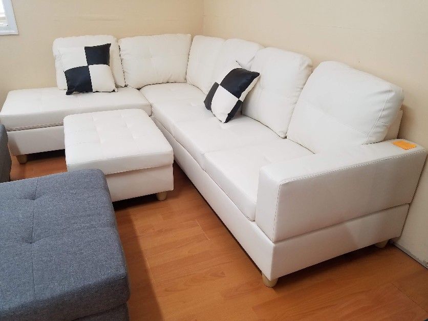 New Stock Sectional Sofa Livingroom Faux Leather White Color Sectional Special 