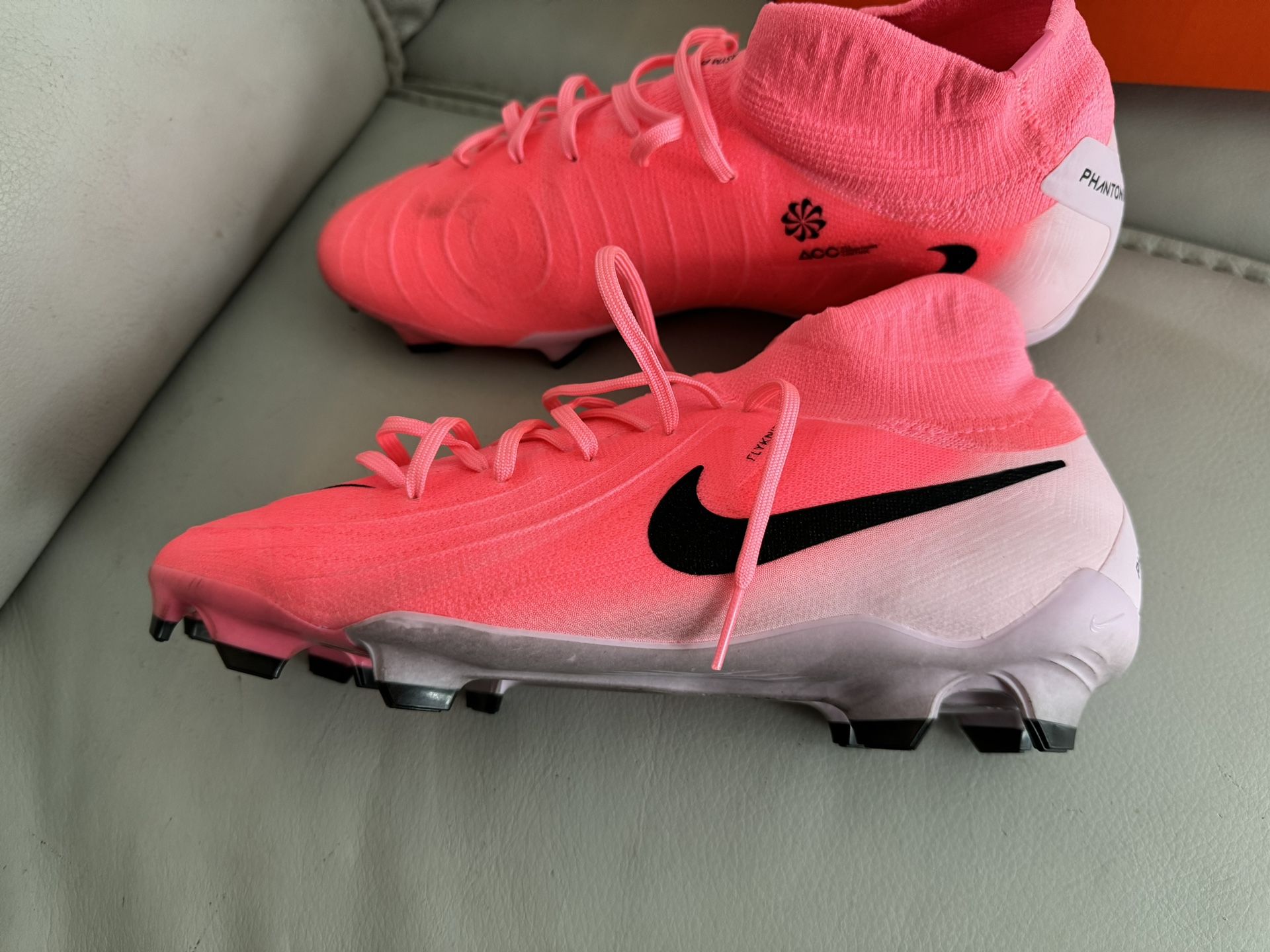 Used once - Nike Phantom Luna II Pro FG Soccer Cleats