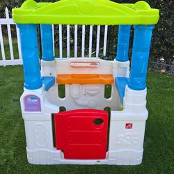 Outdot playhouse Step 2 fun house