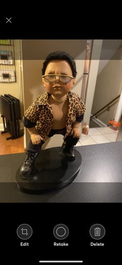 DANBURY MINT WWE THE ROCK STATUE