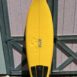 5’6” Fish Surfboard Twin Fin!