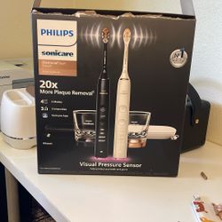 BRAND NEW BLACK Diamond Clean Toothbrush