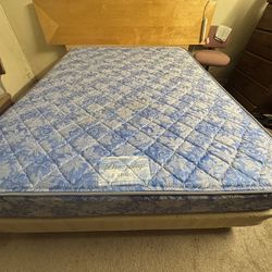 Free Queen Mattress Bed And Box Spring in Kent 