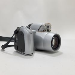 DiMage Z10 3.2 MP Digital Bridge Camera