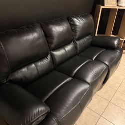 Beautiful Leather Couch  For Sale!!!!