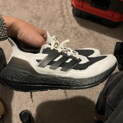 Adidas Ultra boosts 21 “Oreo”